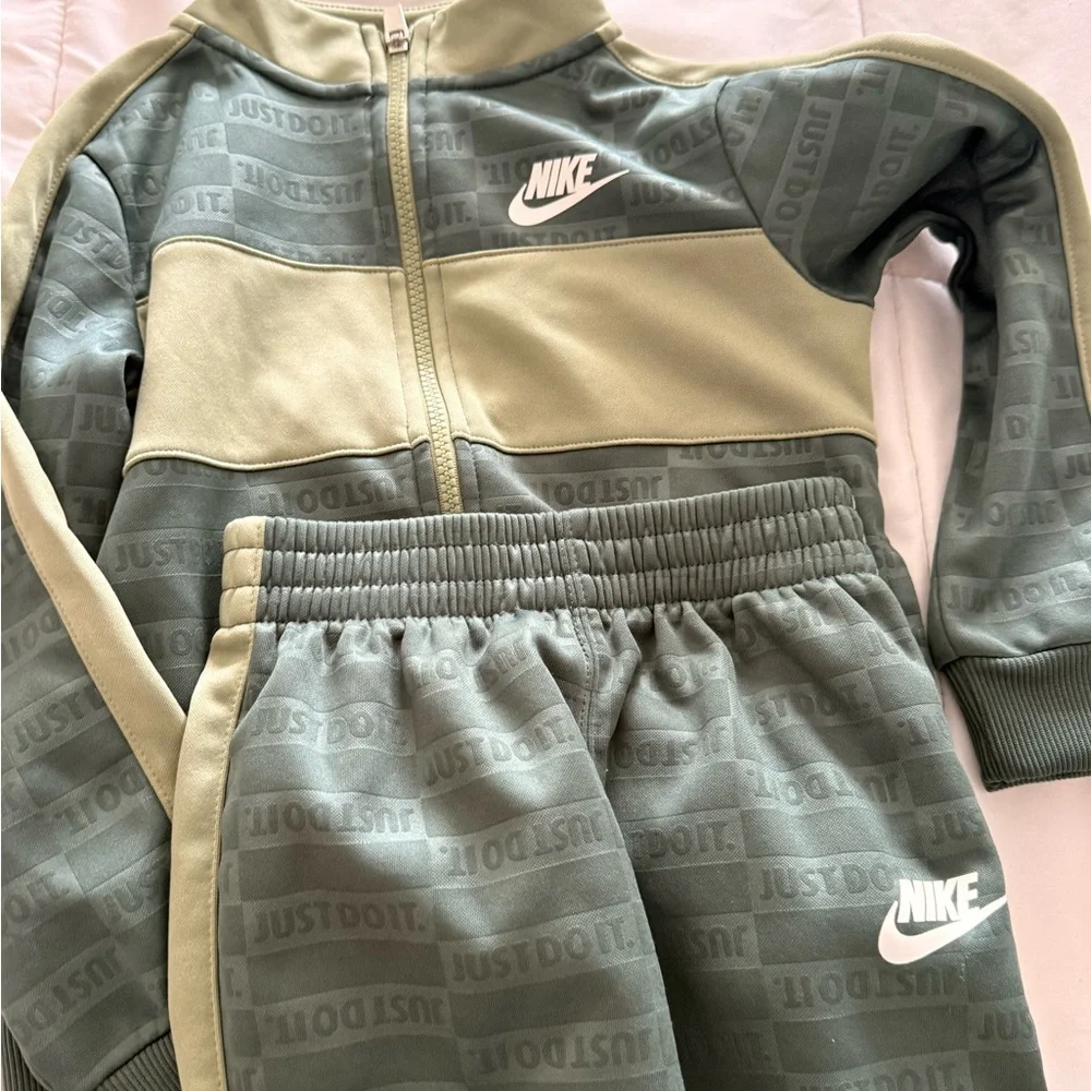 Nike Olive and Sage Tracksuit Set - Picture 6 of 6